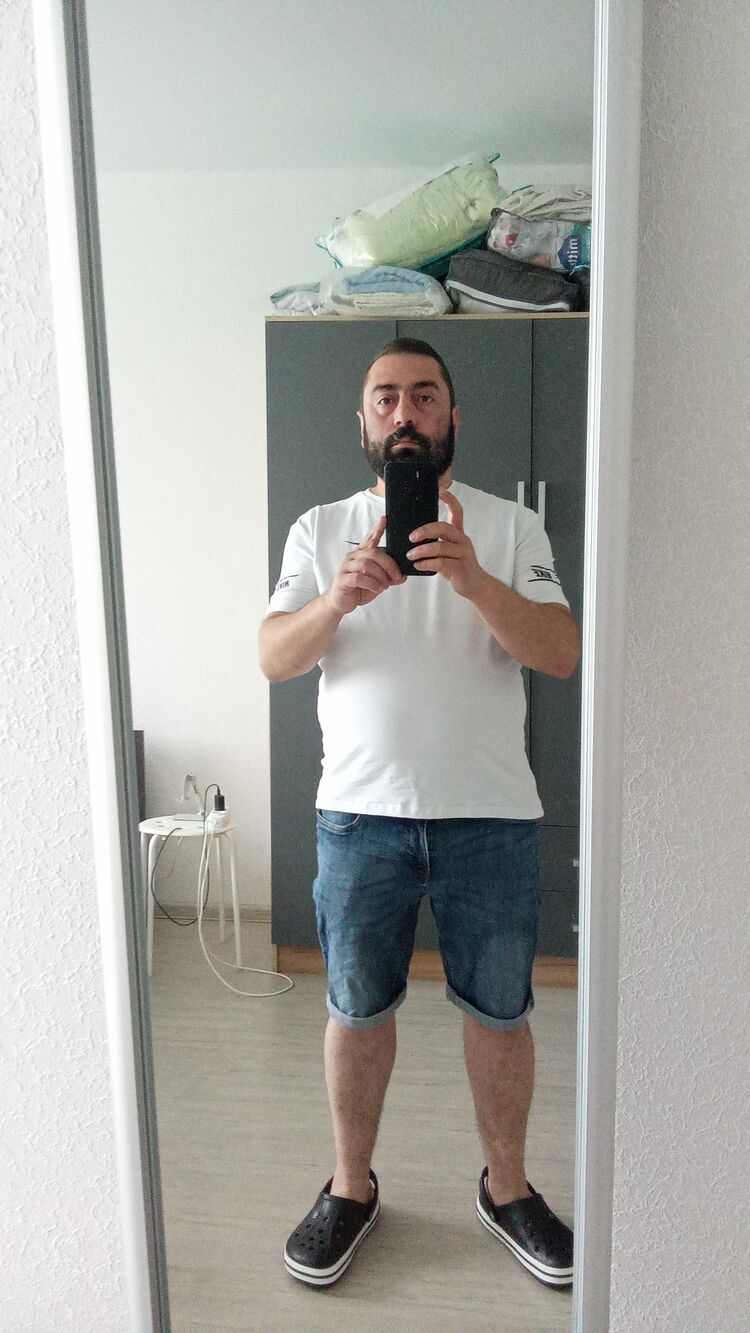  44403482  , 39 ,    