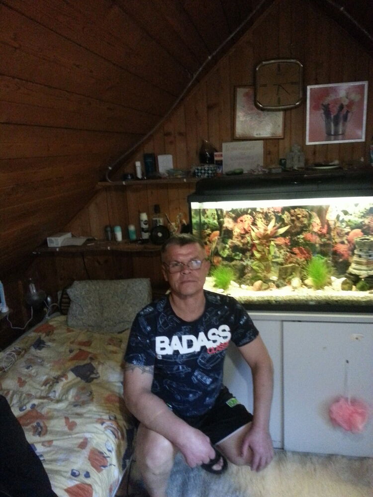  21301822  Paulius, 57 ,    