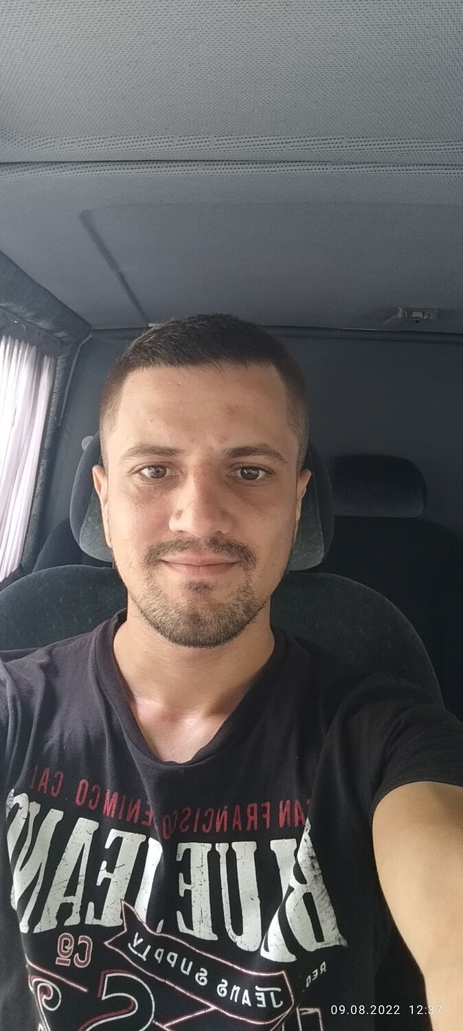  ,   Marin, 32 ,   c 