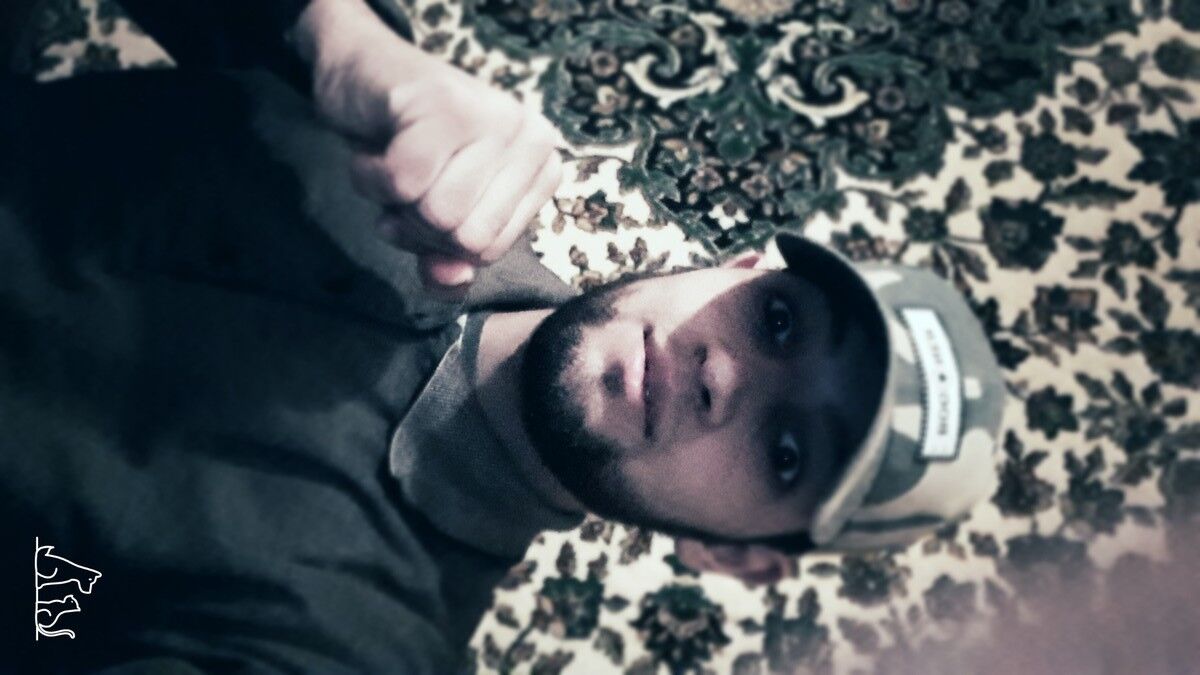  15703142  Ziyovidin, 27 ,    