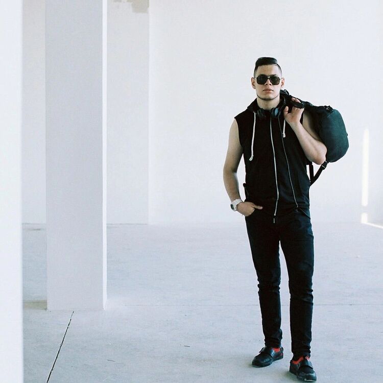  38005922  , 32 ,    -