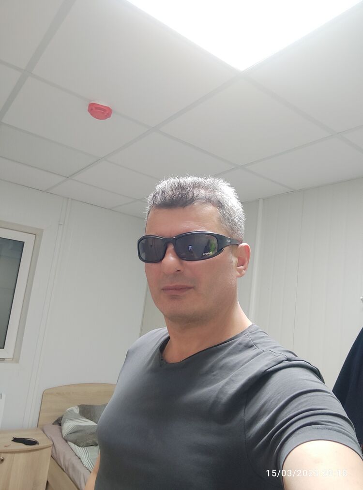  38124422  Murat, 46 ,    -
