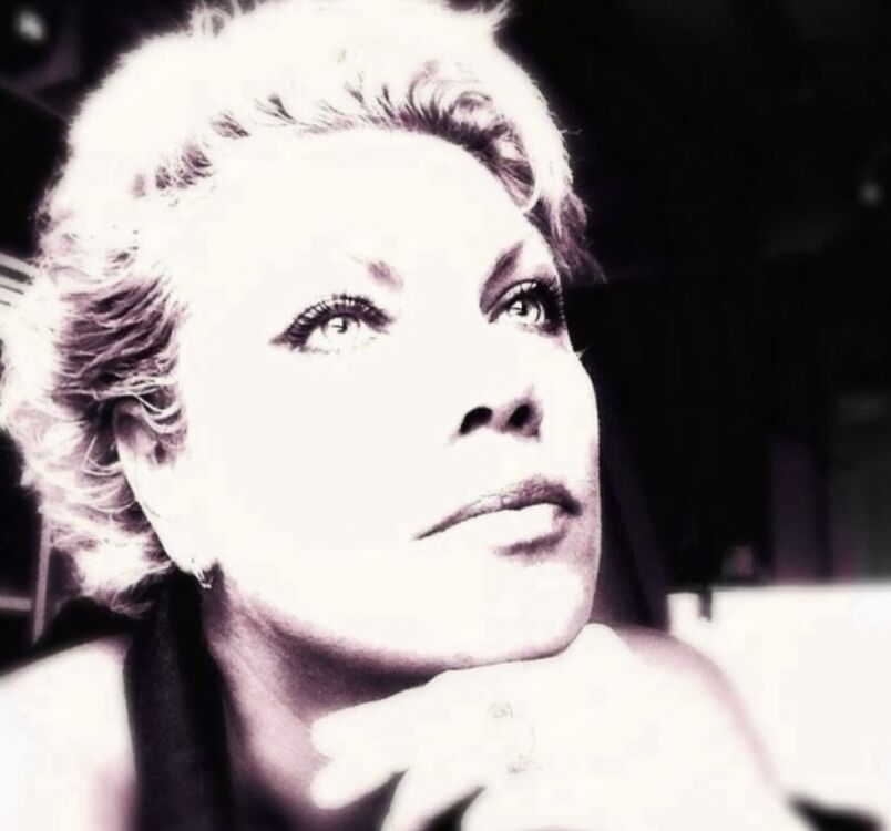  54148222  Titania, 50 ,    