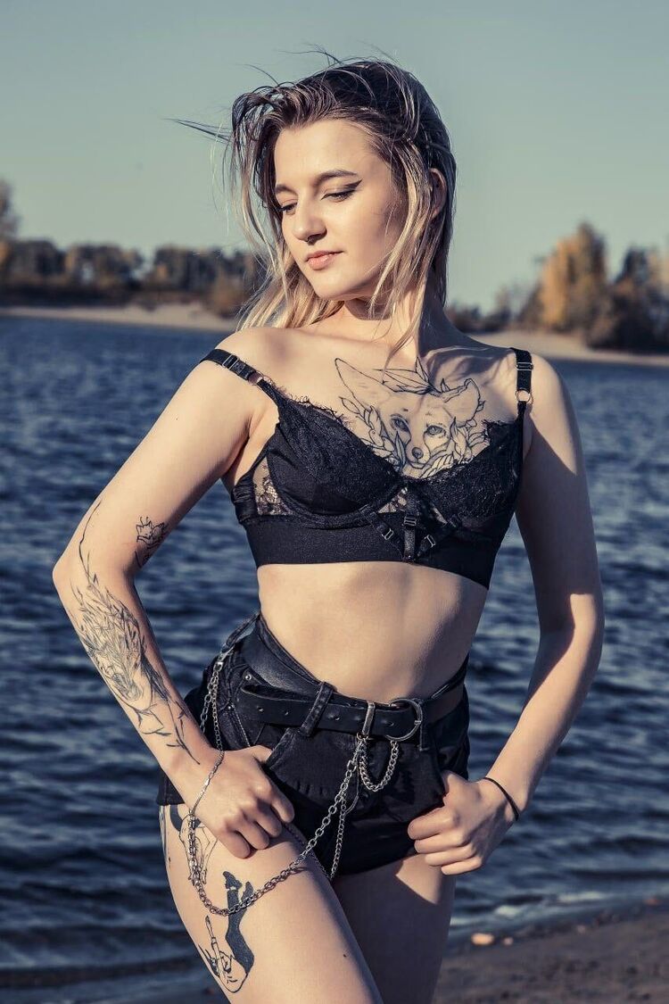  ,   Fox, 24 ,   