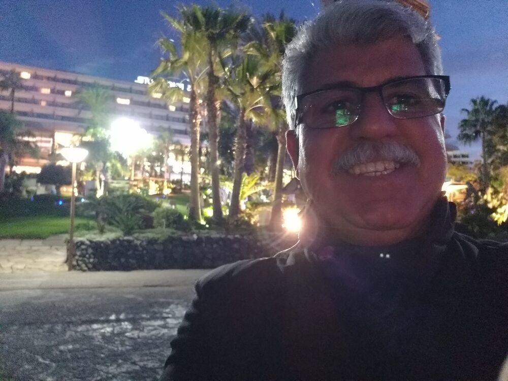  43976462  Saadi, 56 ,    