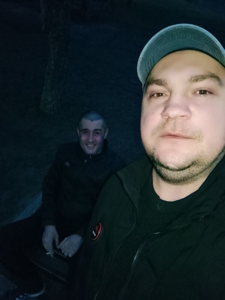  ,   Sergei, 33 ,   c 