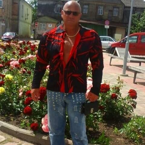  ,   Rolands, 64 ,   