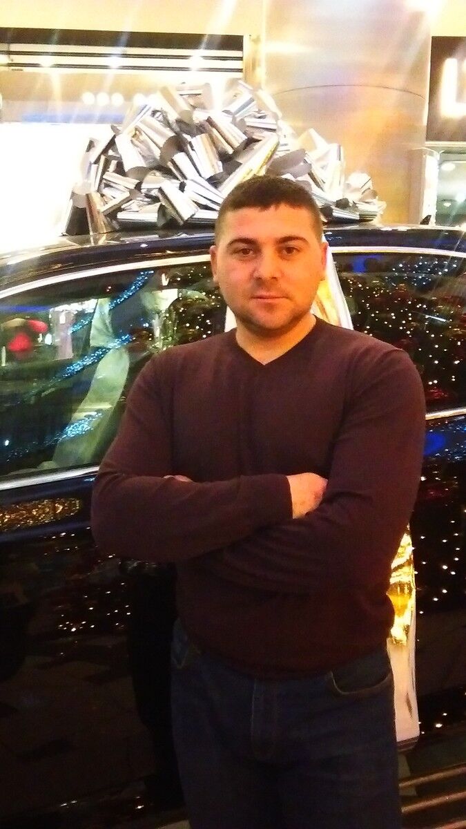  ,   Victor, 44 ,   
