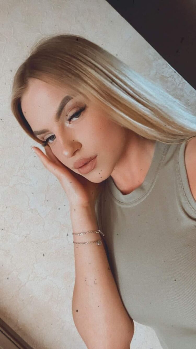  ,   Karina, 22 ,   ,   