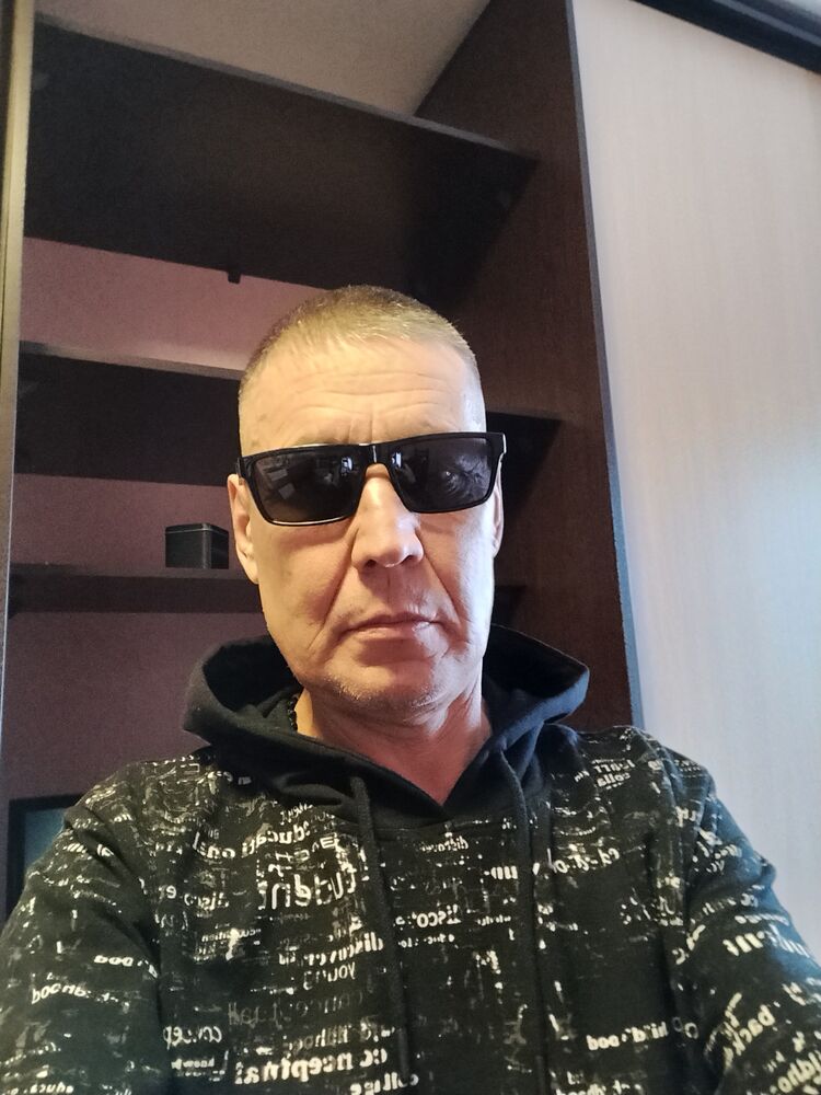  45687292  Aleksandr, 52 ,    