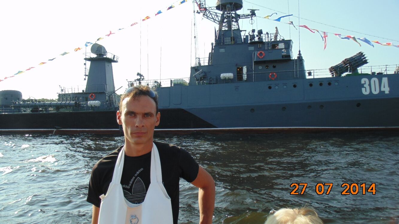  28264152  Konstantin, 42 ,    