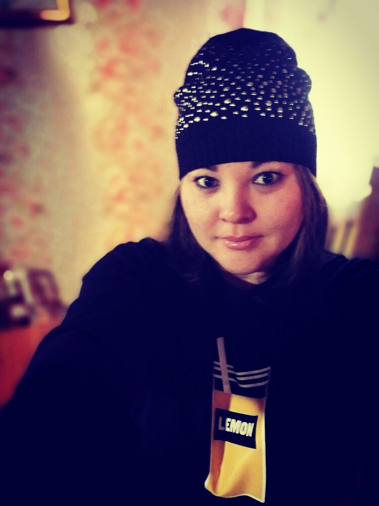  ,   Zuhra, 39 ,   ,   