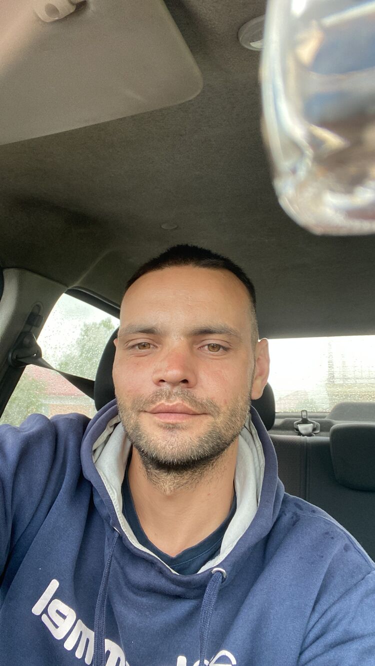  52827792  , 32 ,    