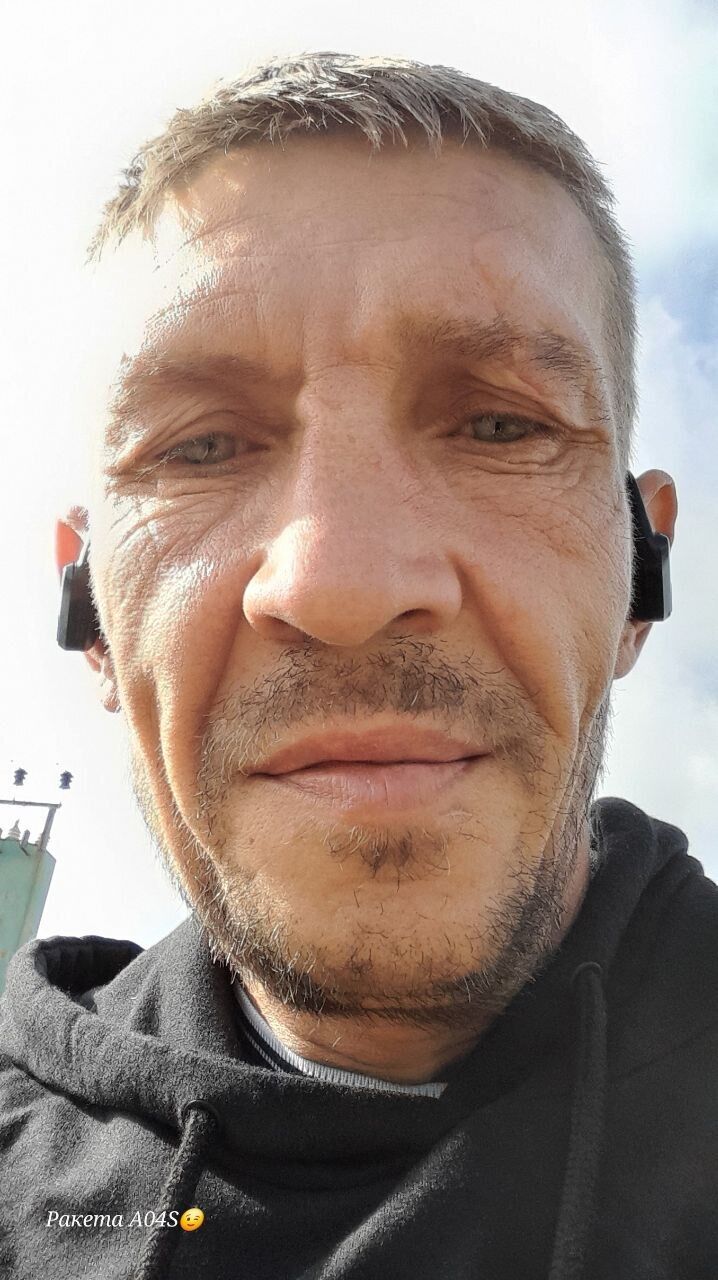  46717562  Chaban, 44 ,    