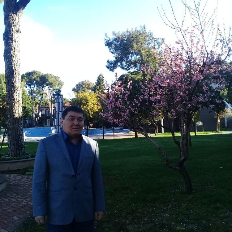  ,   Maxut, 62 ,  