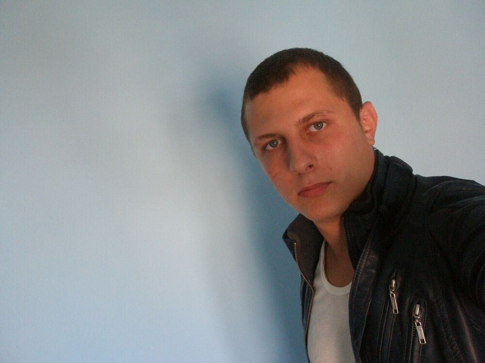  ,   Pavel, 37 ,   ,   