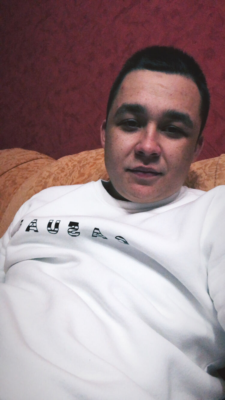  24745782  Yroslav, 23 ,    -