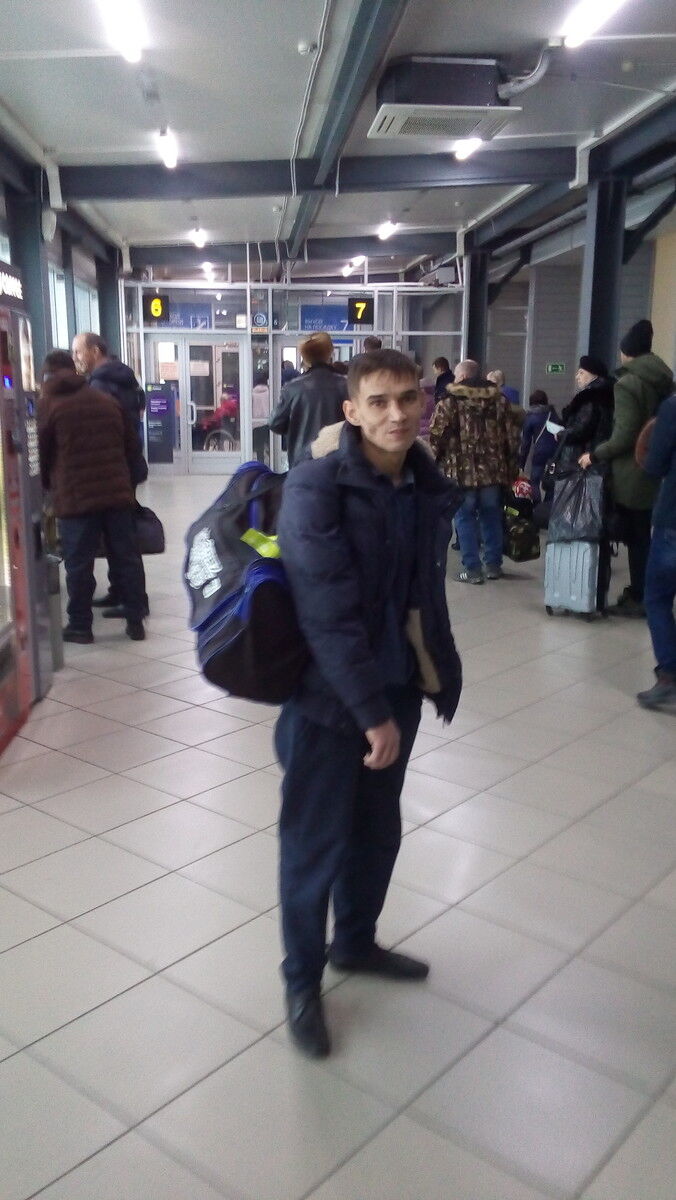  18760292  Evgenij, 41 ,    