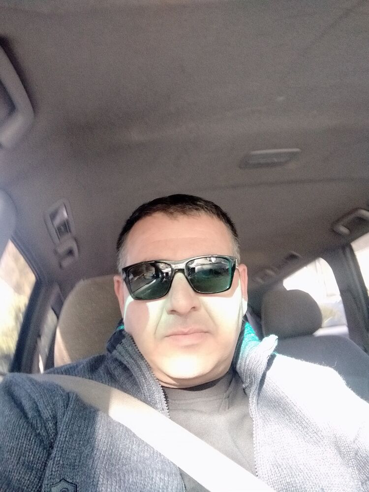  54613732  Dato, 45 ,    