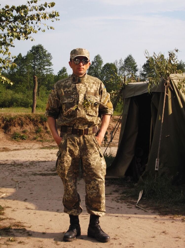  18725602  Volodymyr, 42 ,    