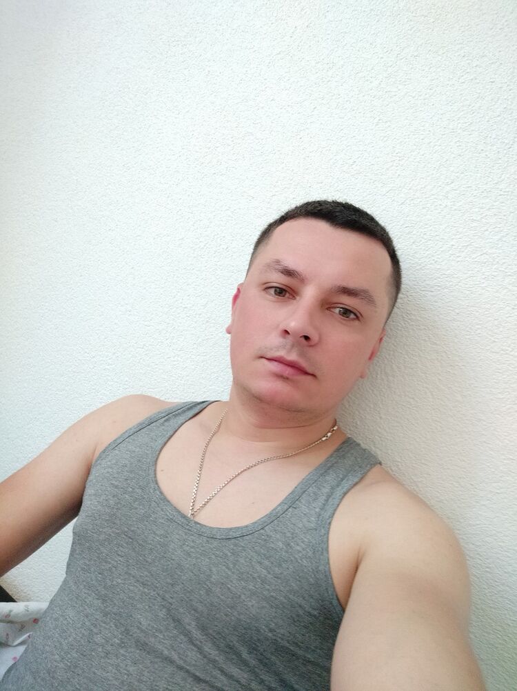  17826162  Maksim, 34 ,    