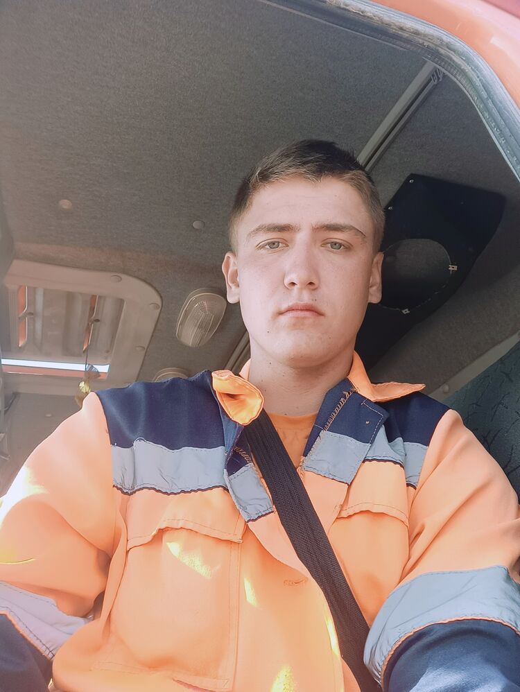  38404052  , 23 ,    
