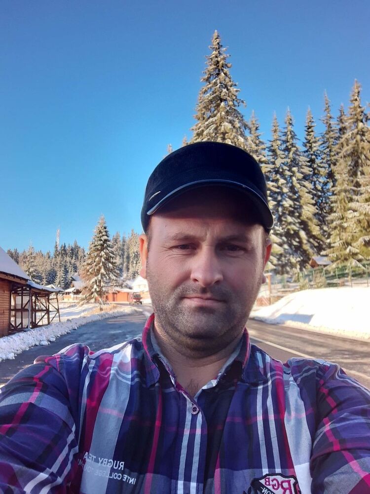  18863462  Nicolae, 37 ,    