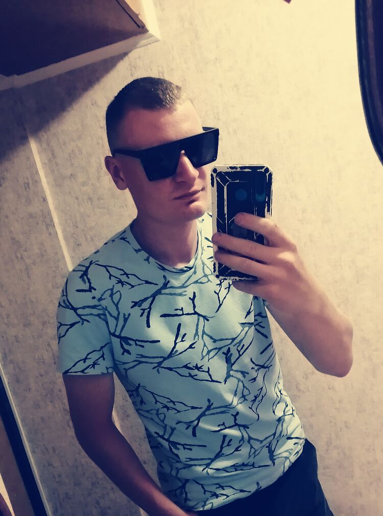  36973132  Andrey, 27 ,    
