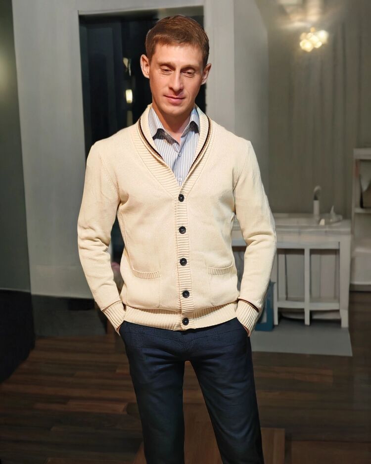  52910922  Alexandr, 30 ,     