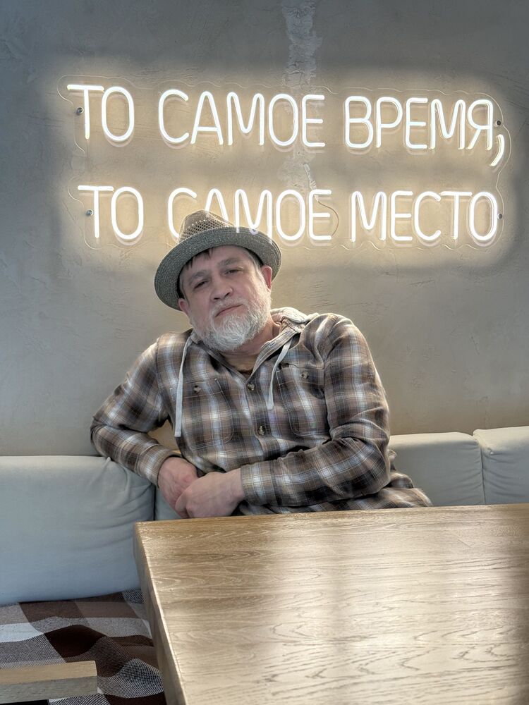  --,   , 48 ,   c 