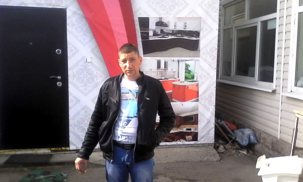  40706172  , 37 ,    