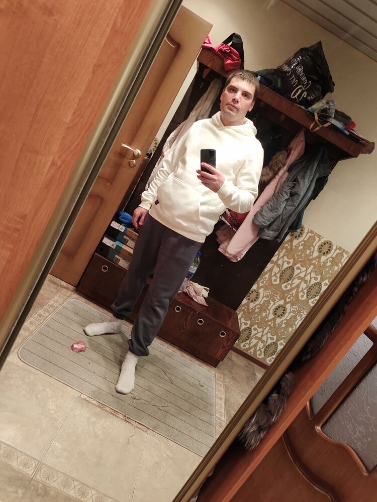  ,   Artem, 32 ,   ,   