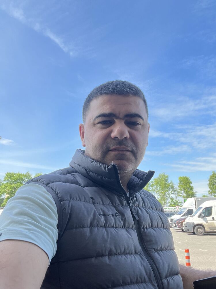  27533482  David, 45 ,    