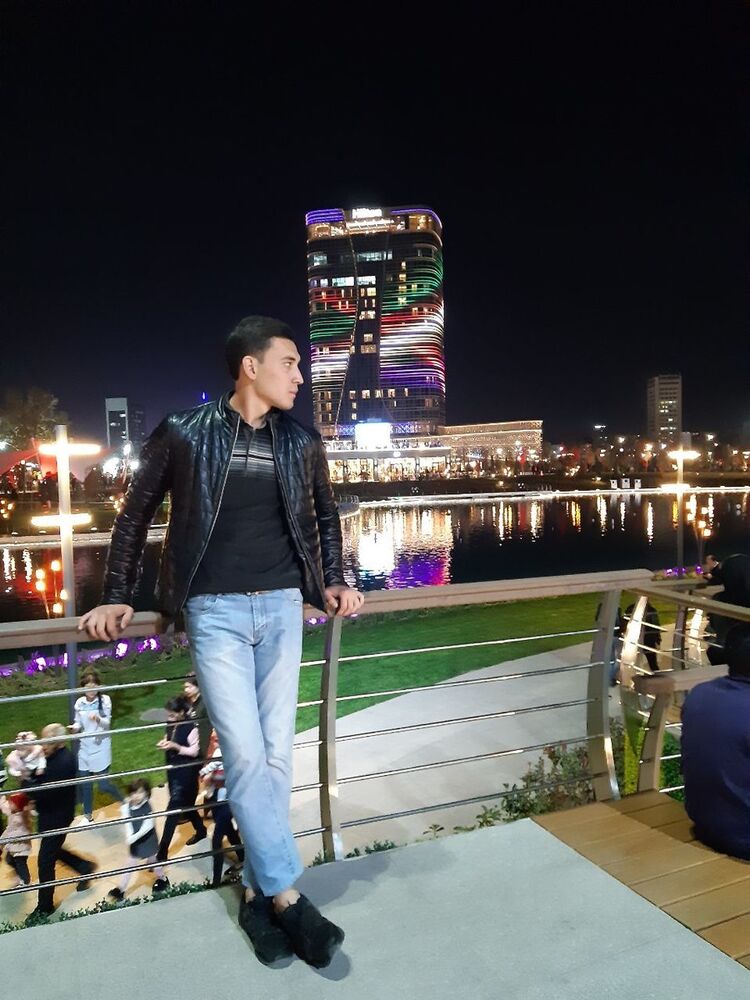  18305402  , 26 ,    