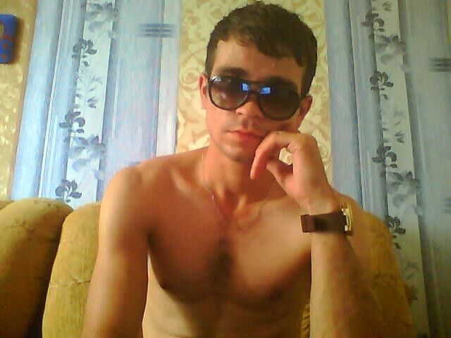  4534062  Aksin, 37 ,    