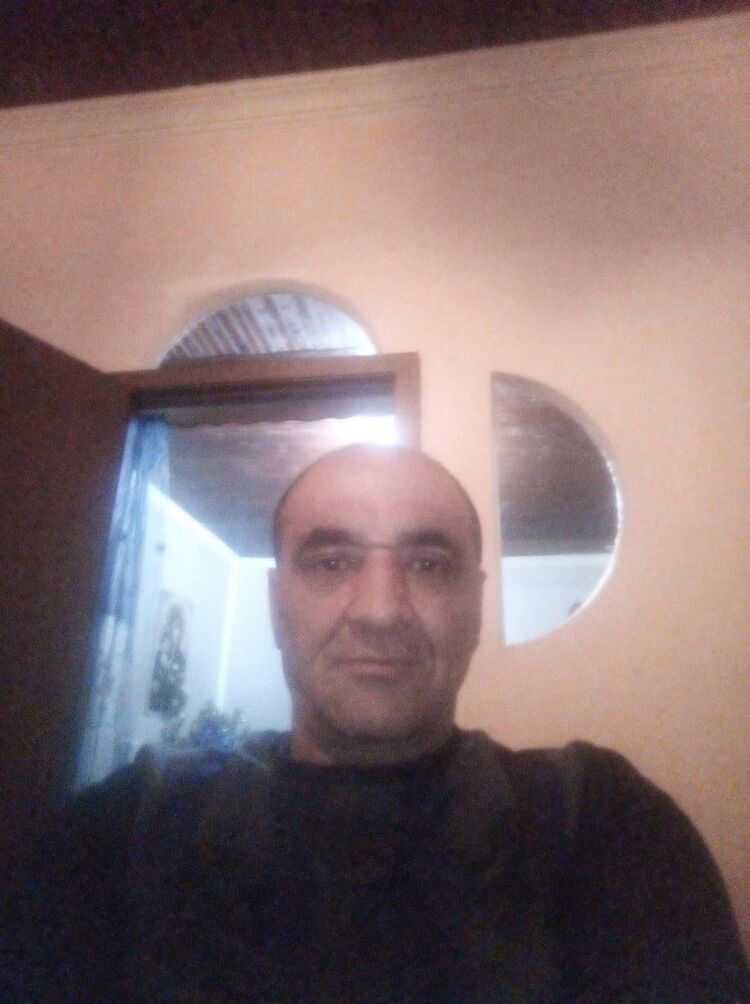  46522942  , 52 ,    