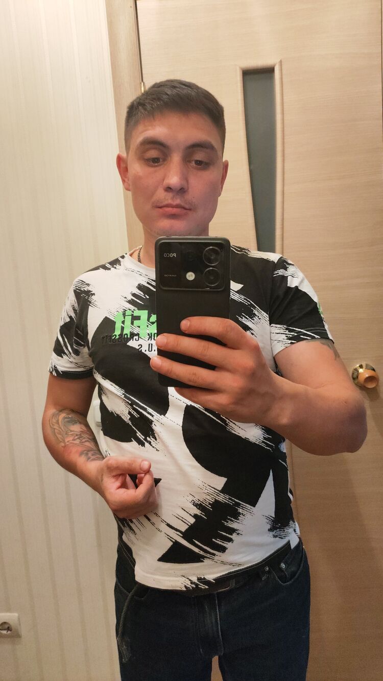  53129952  Alexander, 34 ,    