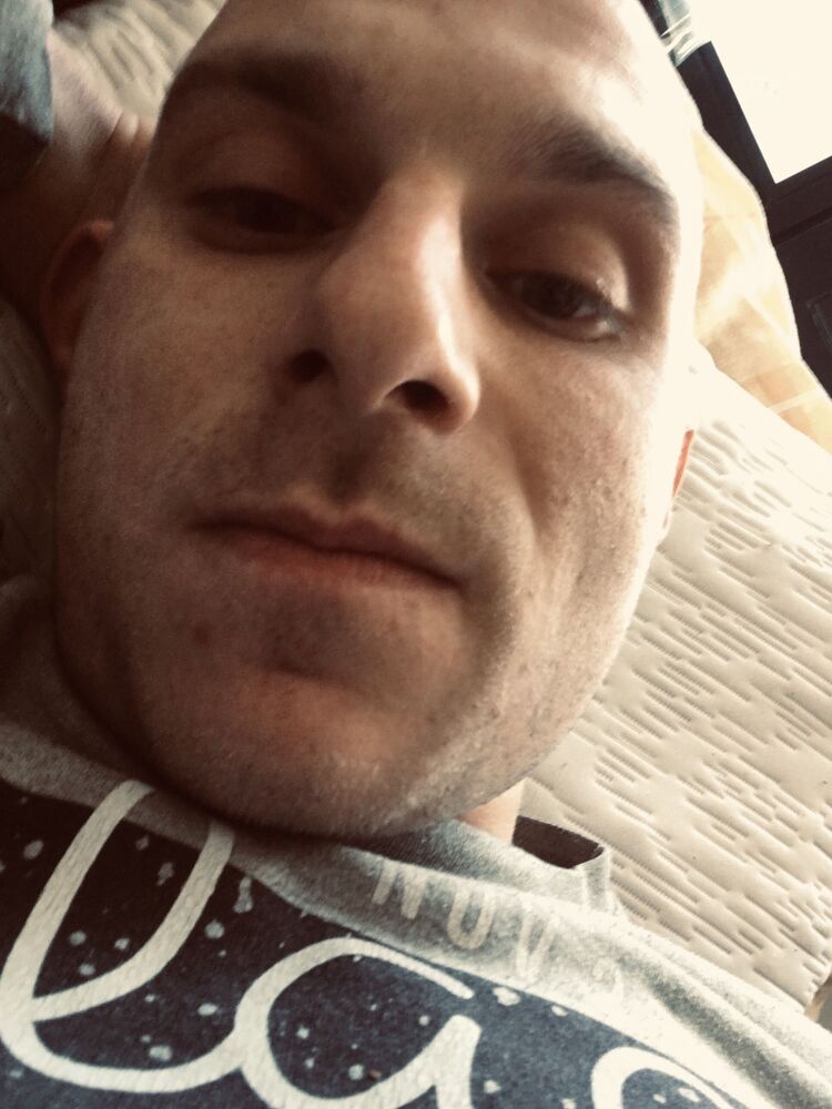  33386192  Miroslav, 33 ,    Antwerp