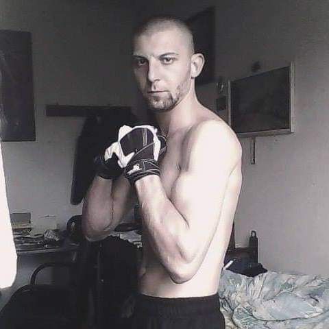  22850972  Ruslan, 32 ,    