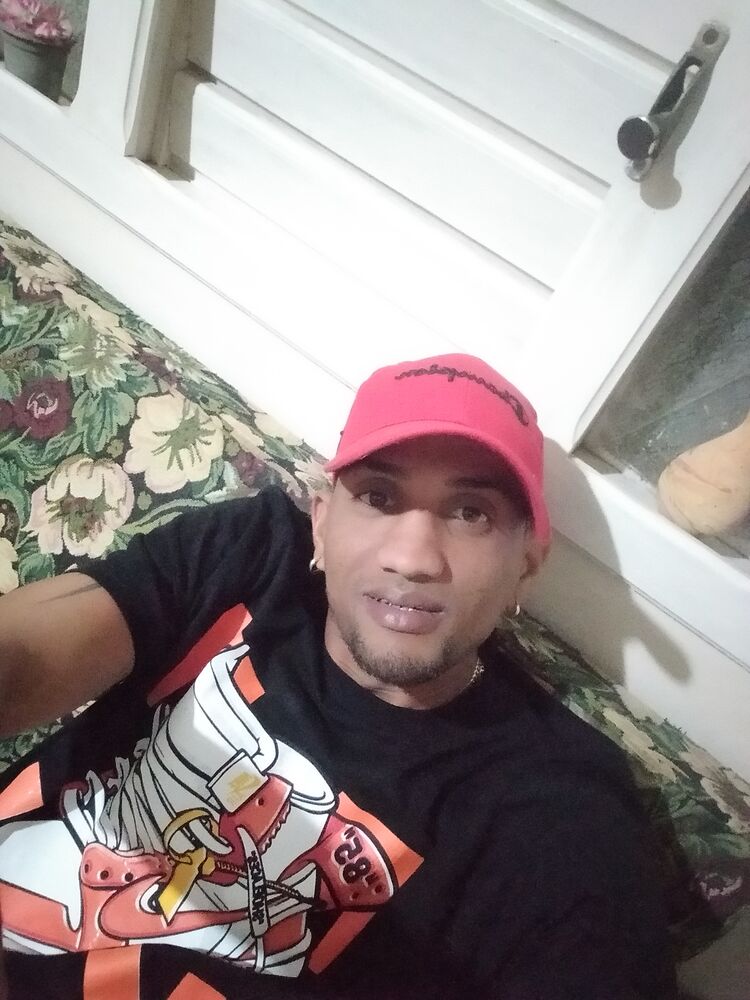  41172782  Adiel, 38 ,    