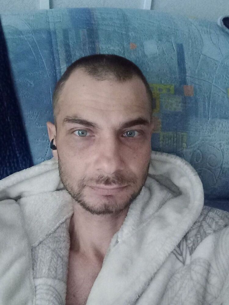 37398472  , 42 ,    