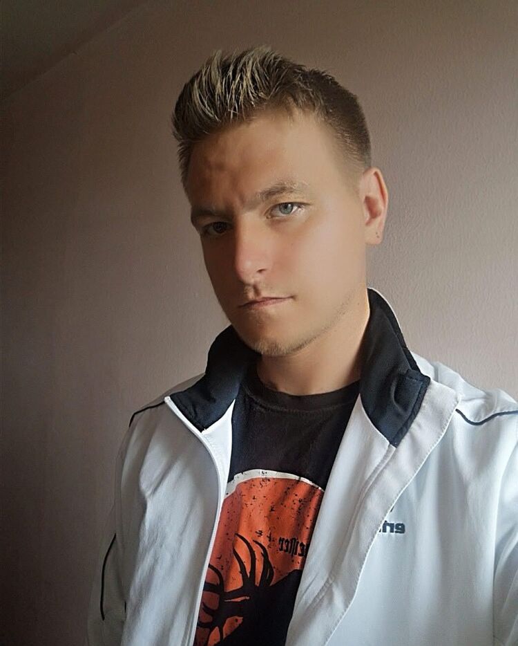  24699632  Aleksandr, 31 ,    