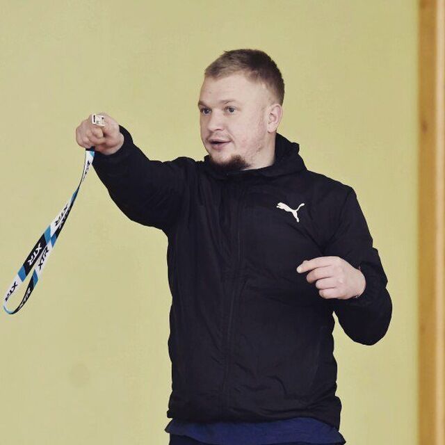  31035312  Anton, 32 ,    