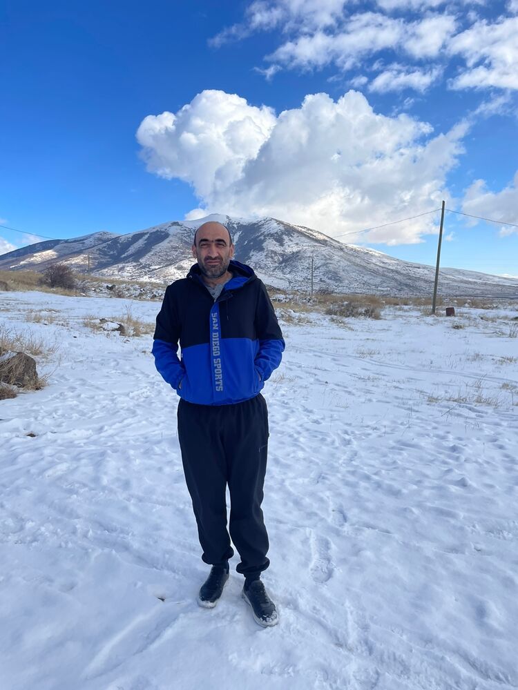  ,   Artem, 46 ,   ,   