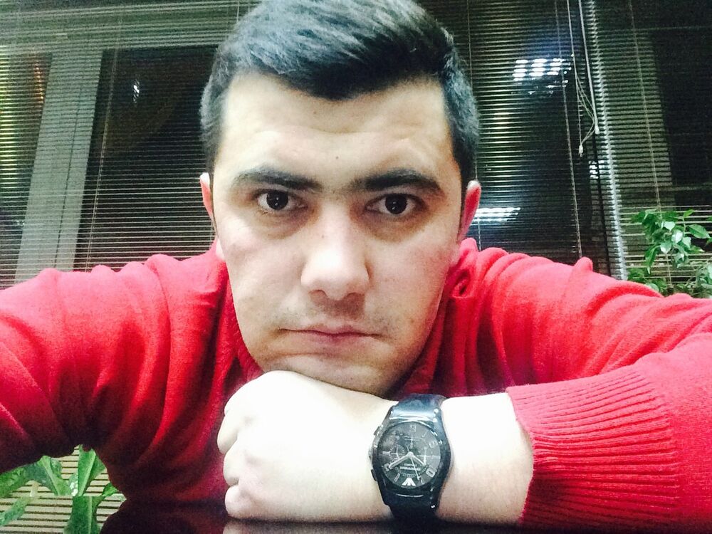  5852742  Timur, 39 ,    