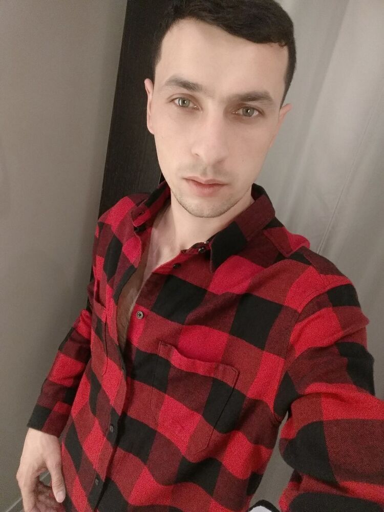  18696382  , 31 ,    