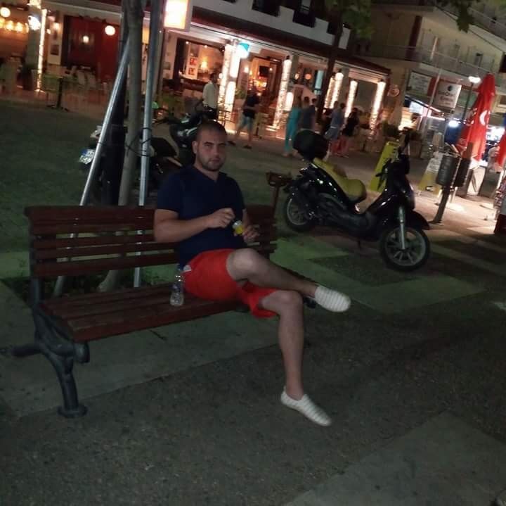  15682062  Irakli, 28 ,    