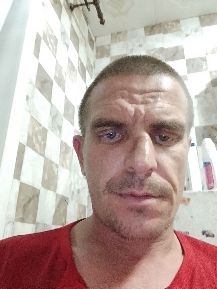  53329292  Aleksei, 41 ,    