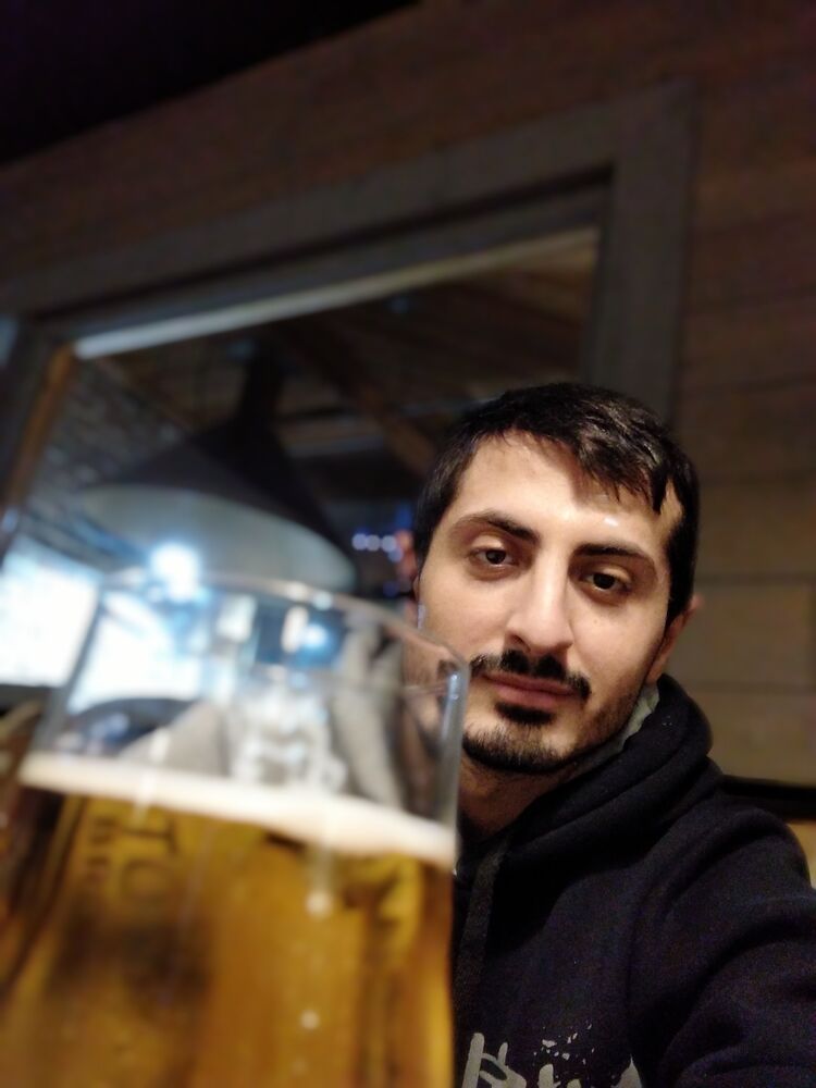  ,   Artur, 28 ,     , c , 