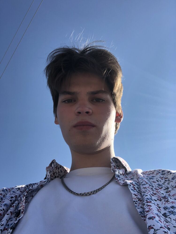  36685592  Denis, 21 ,    